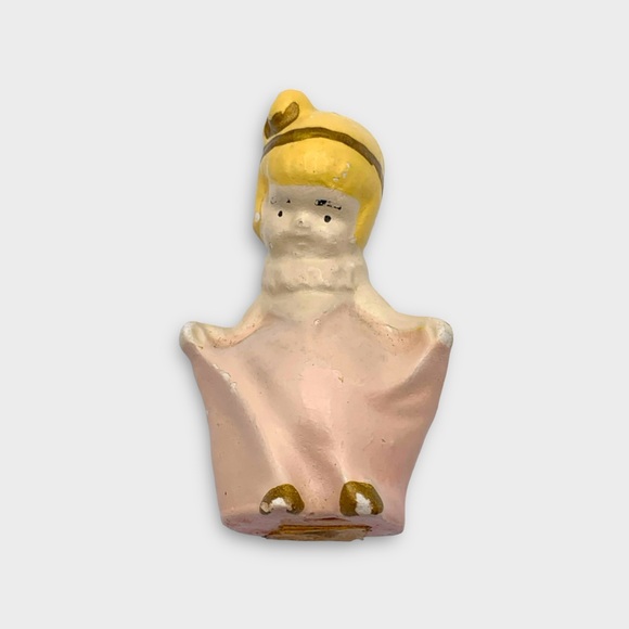 Antique 1920s Art Deco Chalkware  Flapper Girls Salt and Pepper Shakers - Picture 3 of 14